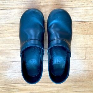 Dansko clogs size 41